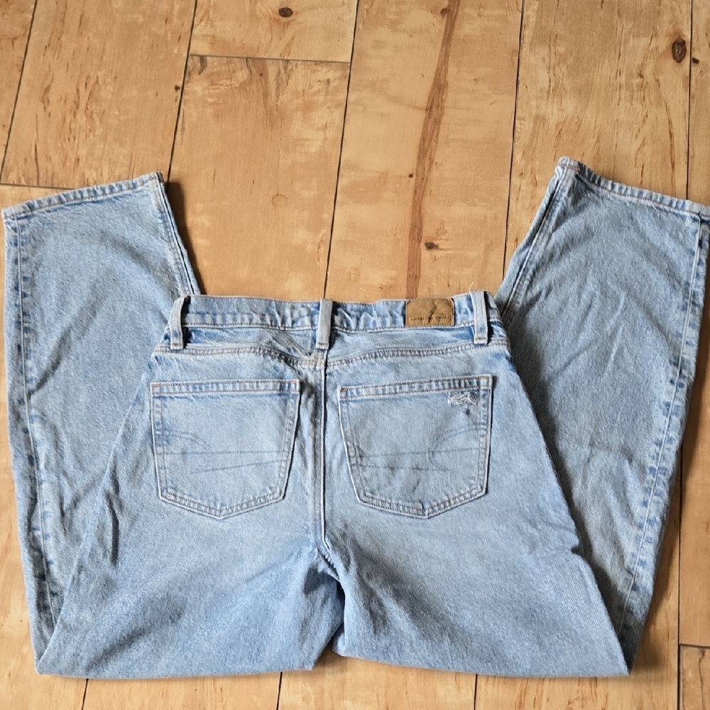 American Eagle Outfitters Light Blue Stretch Denim Jeans
